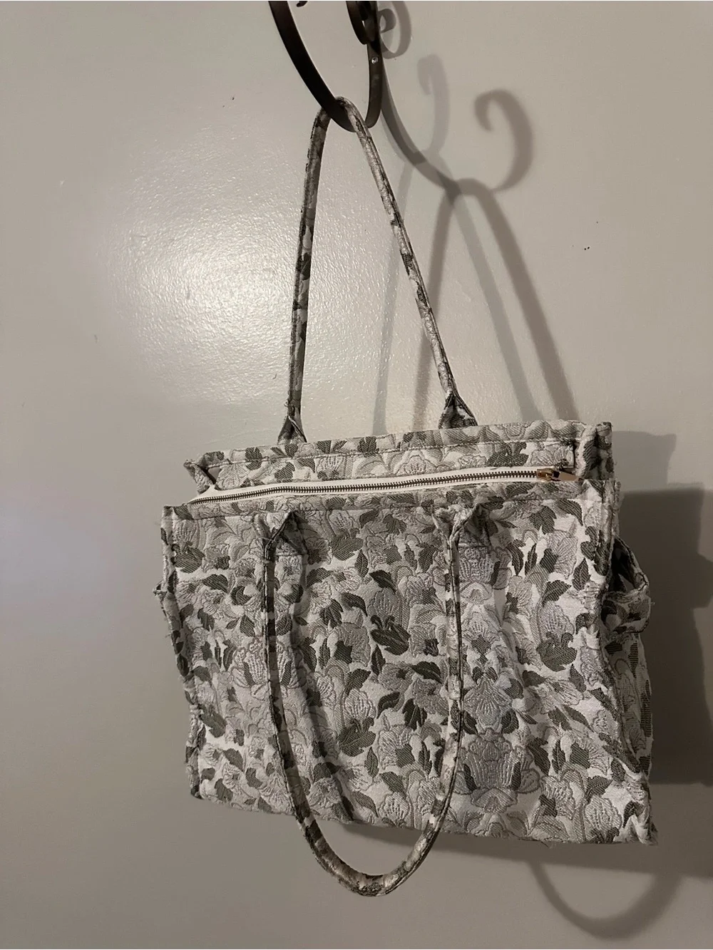 Cathrine malandrino floral quilted tote bag